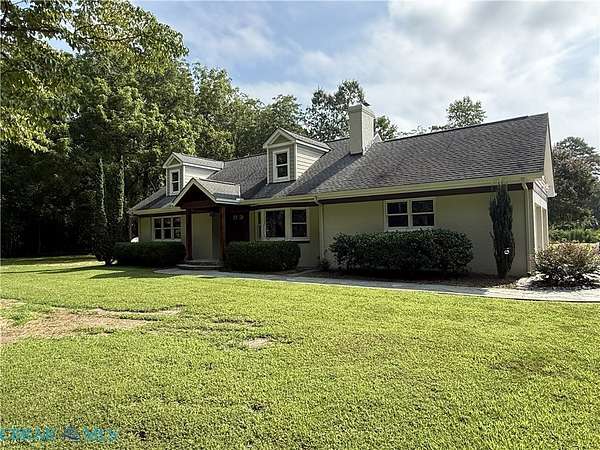 4 Acres of Land with Home for Sale in Kilmarnock, Virginia