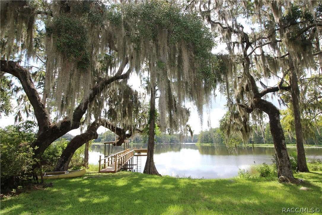1.78 Acres of Land with Home for Lease in Floral City, Florida