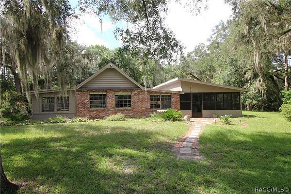 1.78 Acres of Land with Home for Lease in Floral City, Florida