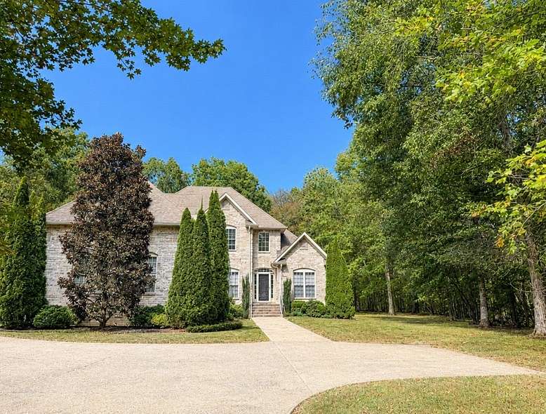 5 Acres of Land with Home for Lease in Manchester, Tennessee