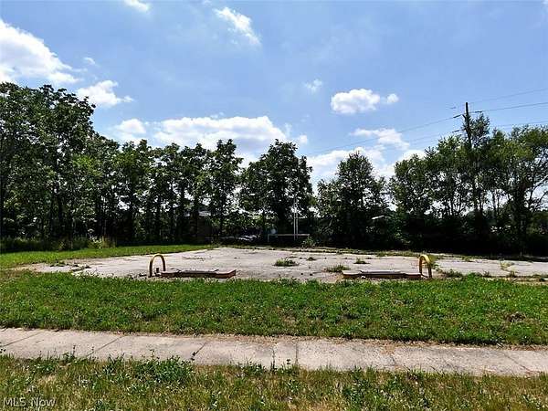 0.24 Acres of Commercial Land for Sale in Warren, Ohio
