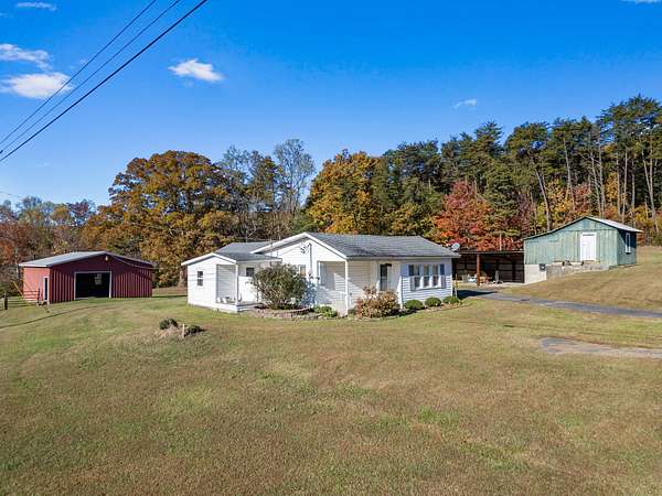 19.5 Acres of Land with Home for Sale in Dayton, Tennessee