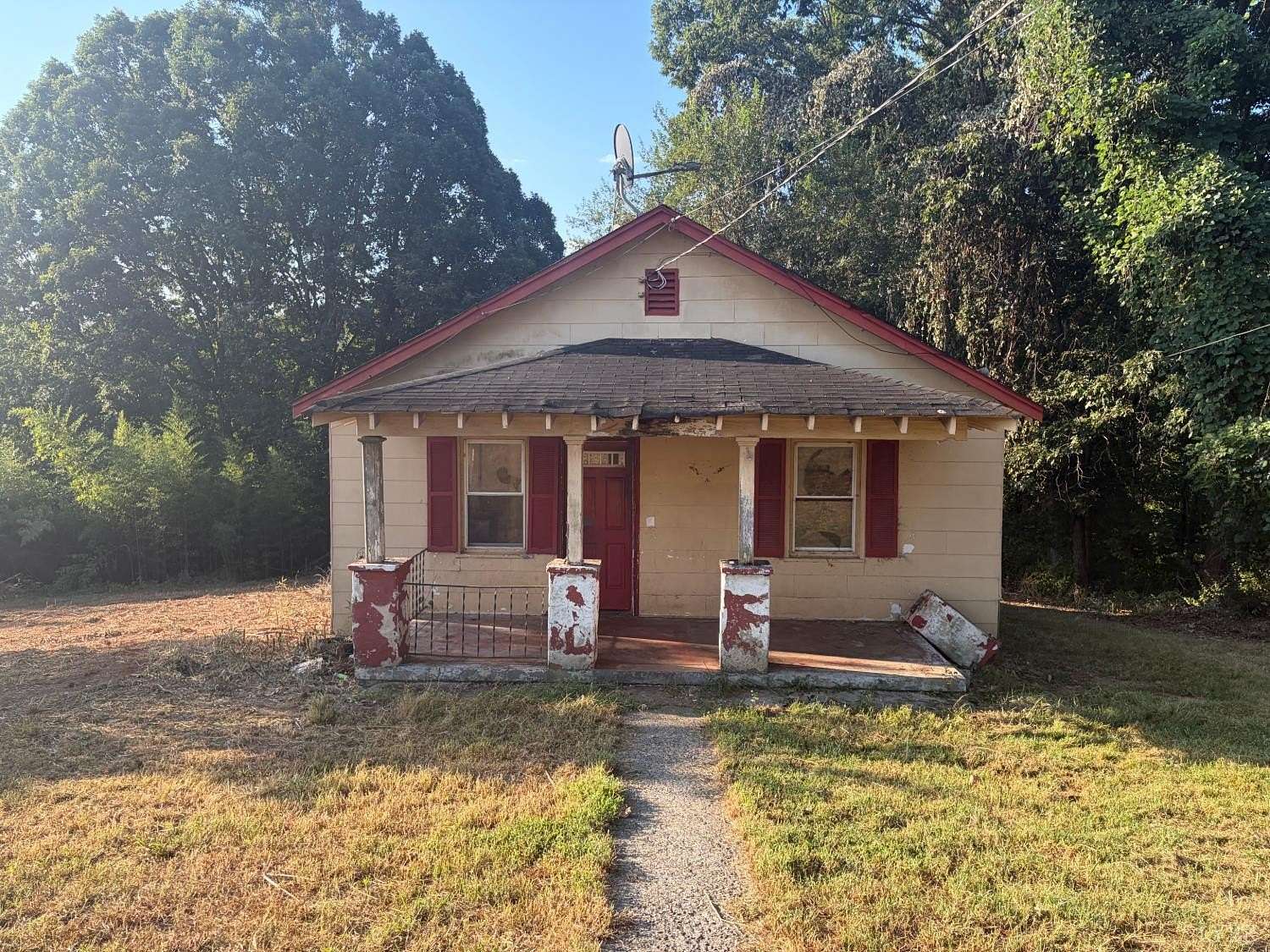 13.6 Acres of Land with Home for Sale in Lynchburg, Virginia