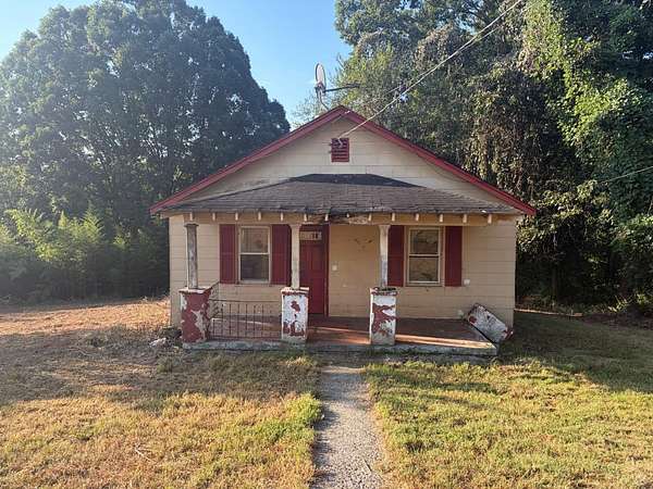 13.6 Acres of Land with Home for Sale in Lynchburg, Virginia