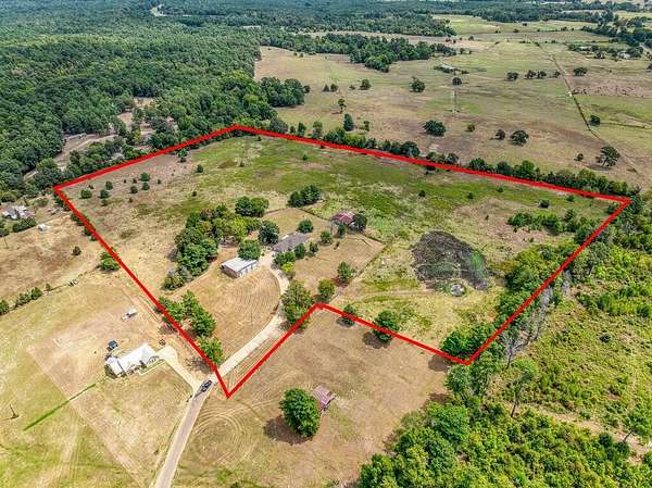 26.5 Acres of Land with Home for Sale in Elkhart, Texas