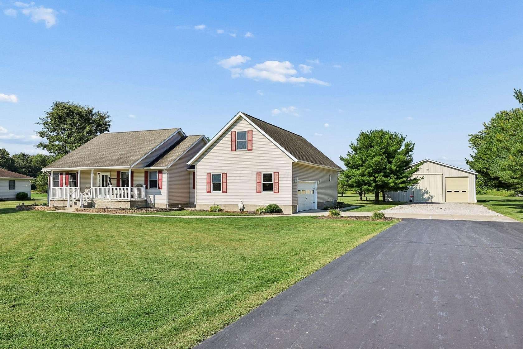 5 Acres of Land with Home for Sale in Lockbourne, Ohio