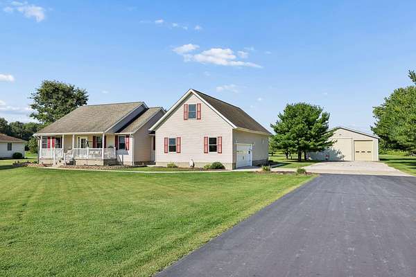 5 Acres of Land with Home for Sale in Lockbourne, Ohio