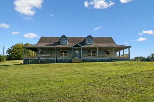 7.2 Acres of Land with Home for Sale in Greenbrier, Tennessee