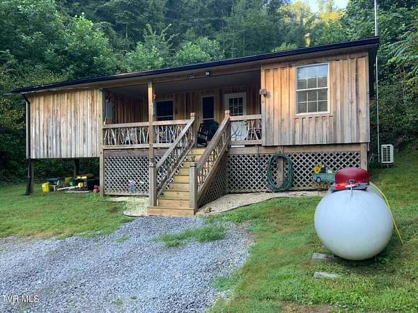 24 Acres of Recreational Land with Home for Sale in Hiltons, Virginia