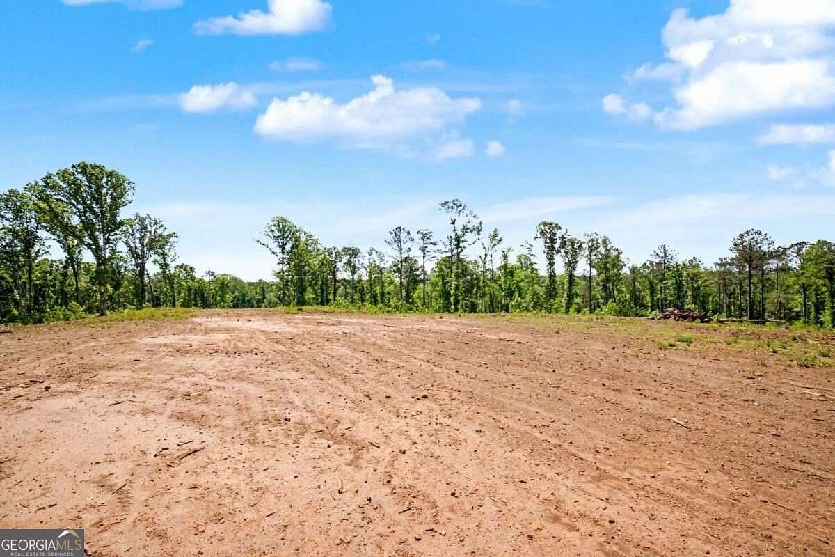 15.7 Acres of Land for Sale in Lanett, Alabama