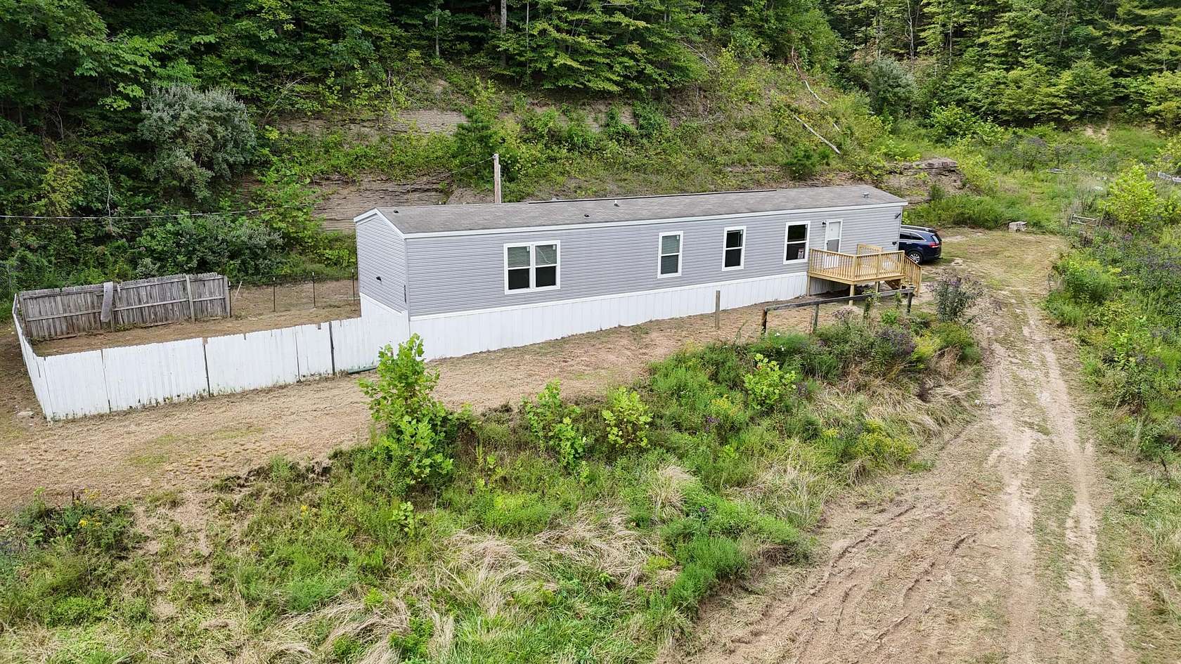 20 Acres of Recreational Land with Home for Sale in Flatgap, Kentucky
