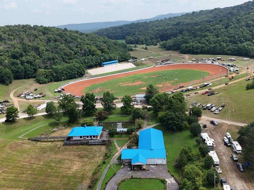 350 Acres of Land for Sale in Sparta, Tennessee