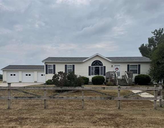 15.3 Acres of Land with Home for Sale in Shelby, Nebraska