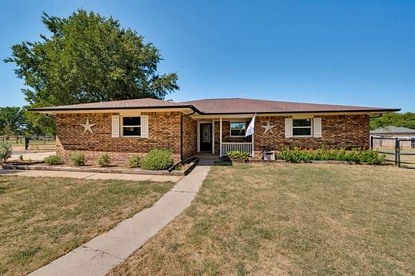 2 Acres of Land with Home for Sale in Aubrey, Texas