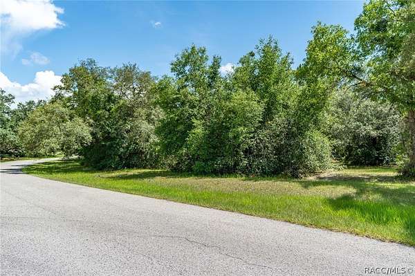 0.75 Acres of Residential Land for Sale in Lecanto, Florida