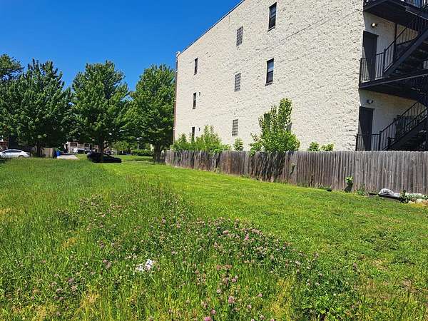 0.1 Acres of Land for Sale in Chicago, Illinois