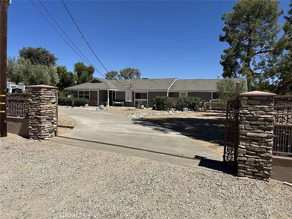 1.5 Acres of Land with Home for Sale in Agua Dulce, California
