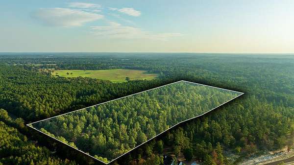 21 Acres of Recreational & Residential Land for Sale in Hudson, Texas