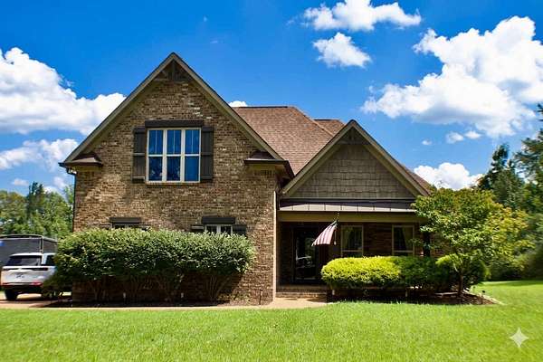 2.8 Acres of Land with Home for Sale in Lebanon, Tennessee