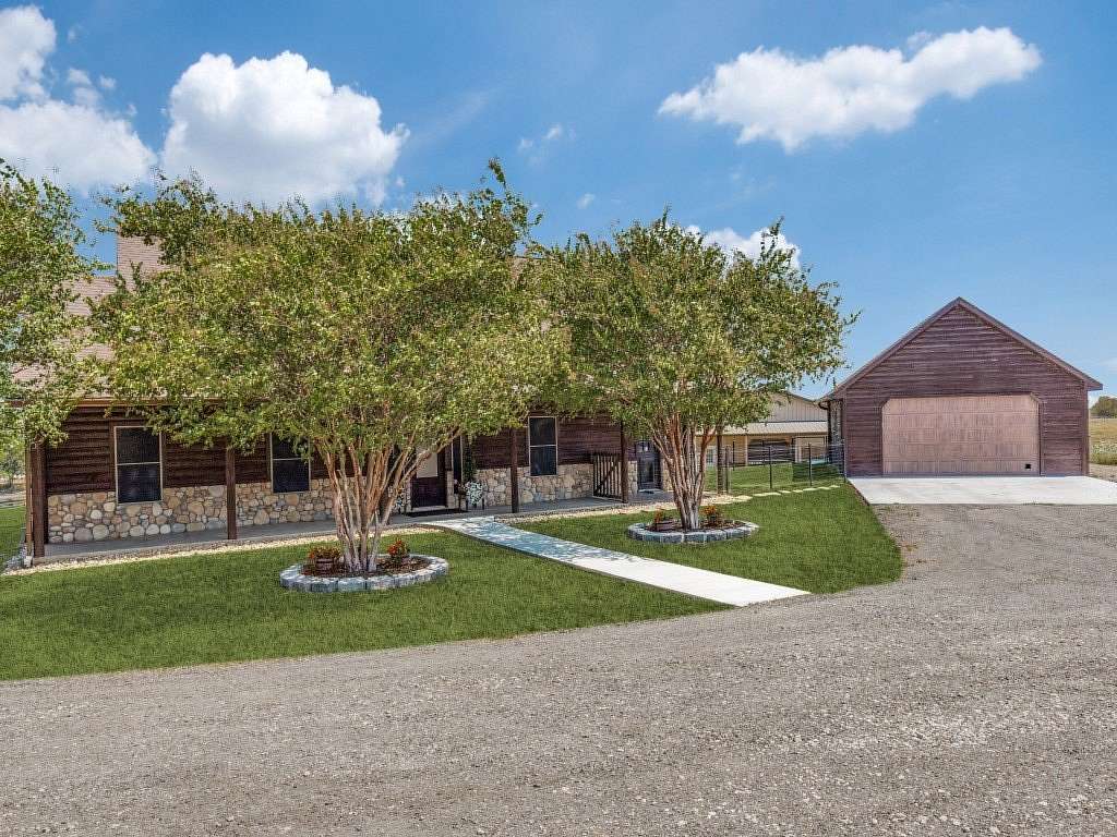 9.52 Acres of Land with Home for Sale in Ennis, Texas