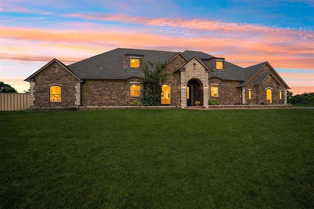 5.45 Acres of Land with Home for Sale in Tuttle, Oklahoma