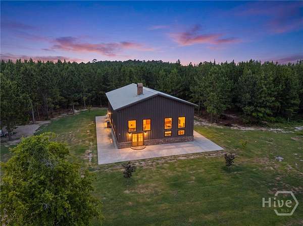 13.1 Acres of Recreational Land with Home for Sale in Sylvania, Georgia