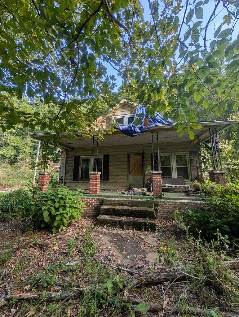 4.33 Acres of Land with Home for Auction in Vansant, Virginia