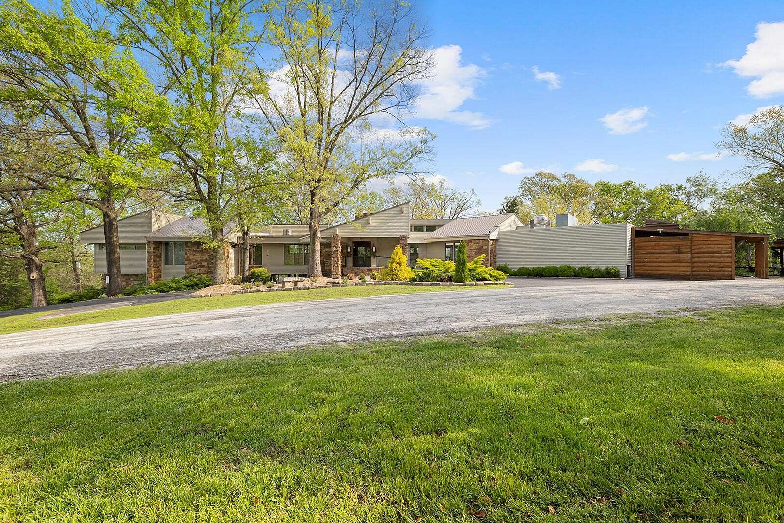 2.88 Acres of Commercial Land for Sale in Nixa, Missouri