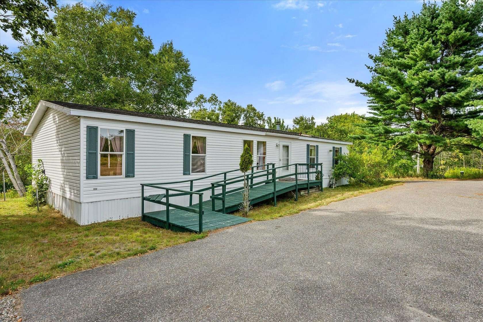 11.8 Acres of Land with Home for Sale in Lamoine Town, Maine