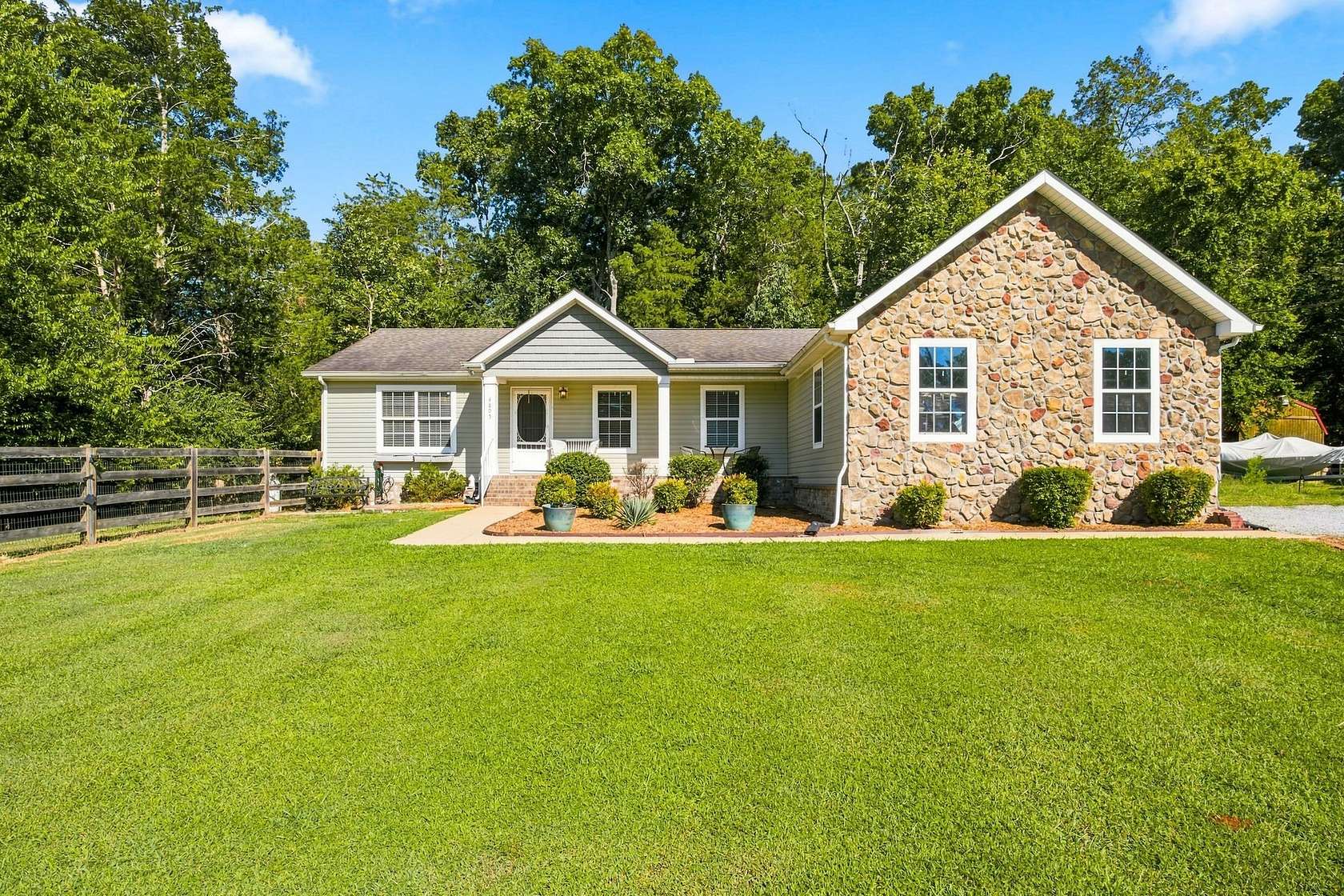 1.64 Acres of Land with Home for Sale in Chapel Hill, Tennessee