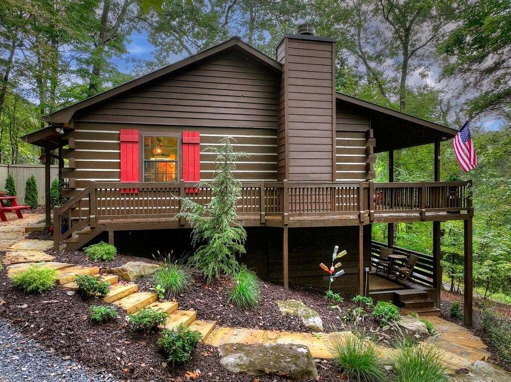 1.5 Acres of Land with Home for Sale in Blue Ridge, Georgia