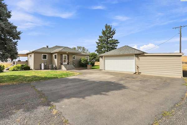 27 Acres of Agricultural Land with Home for Sale in St. John, Washington