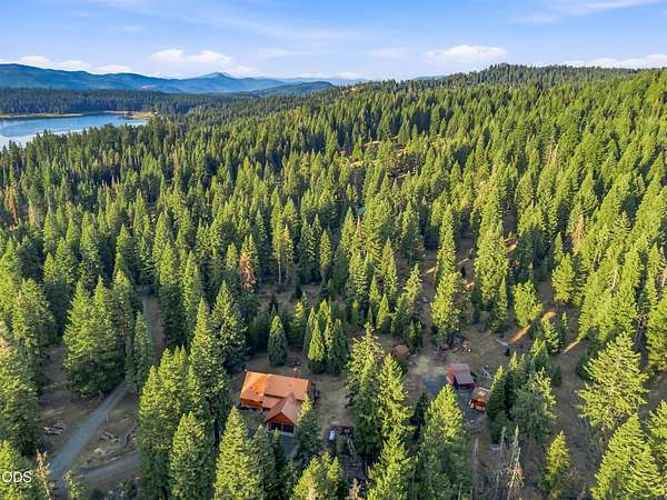 7.76 Acres of Land with Home for Sale in Ashland, Oregon