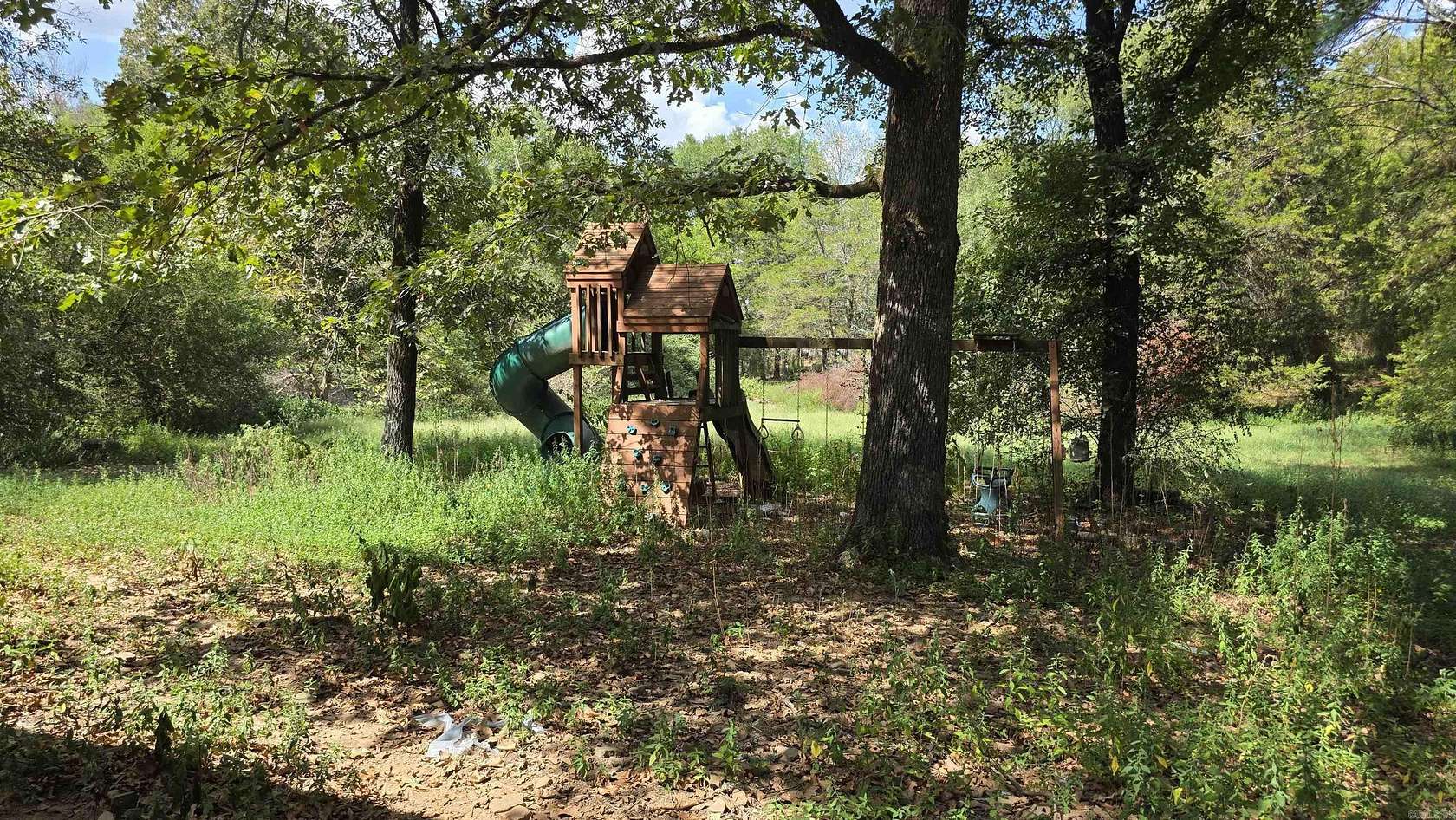1.55 Acres of Land with Home for Sale in Morrilton, Arkansas