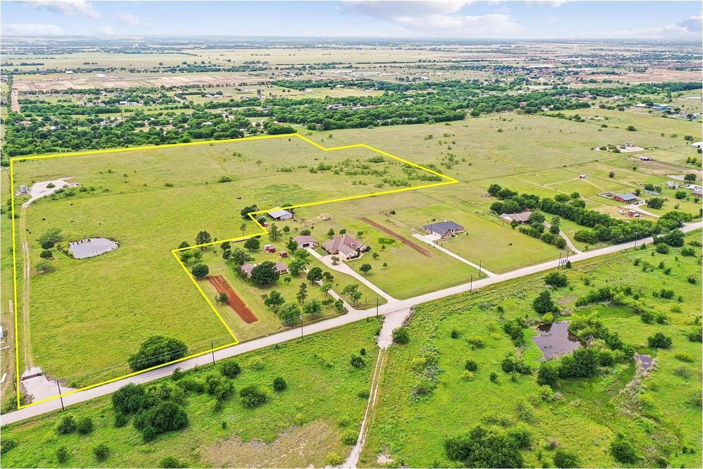 29 Acres of Commercial Land for Sale in Ponder, Texas