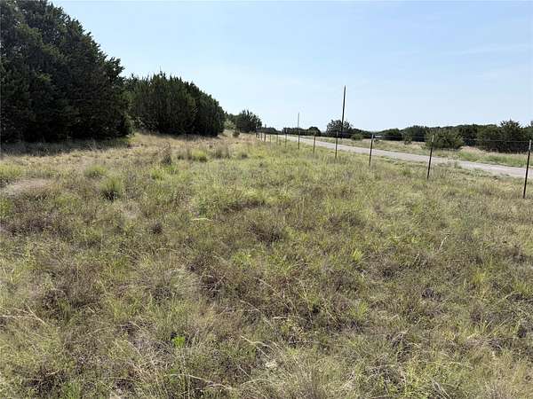10 Acres of Land for Sale in Hamilton, Texas