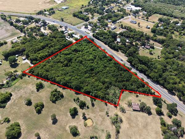 6.13 Acres of Mixed-Use Land for Sale in Hillsboro, Texas