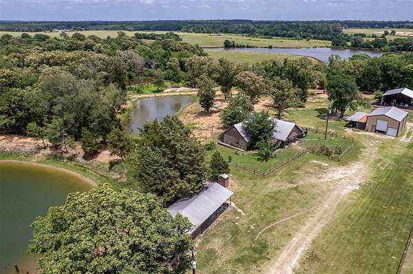 17 Acres of Recreational Land with Home for Sale in Athens, Texas