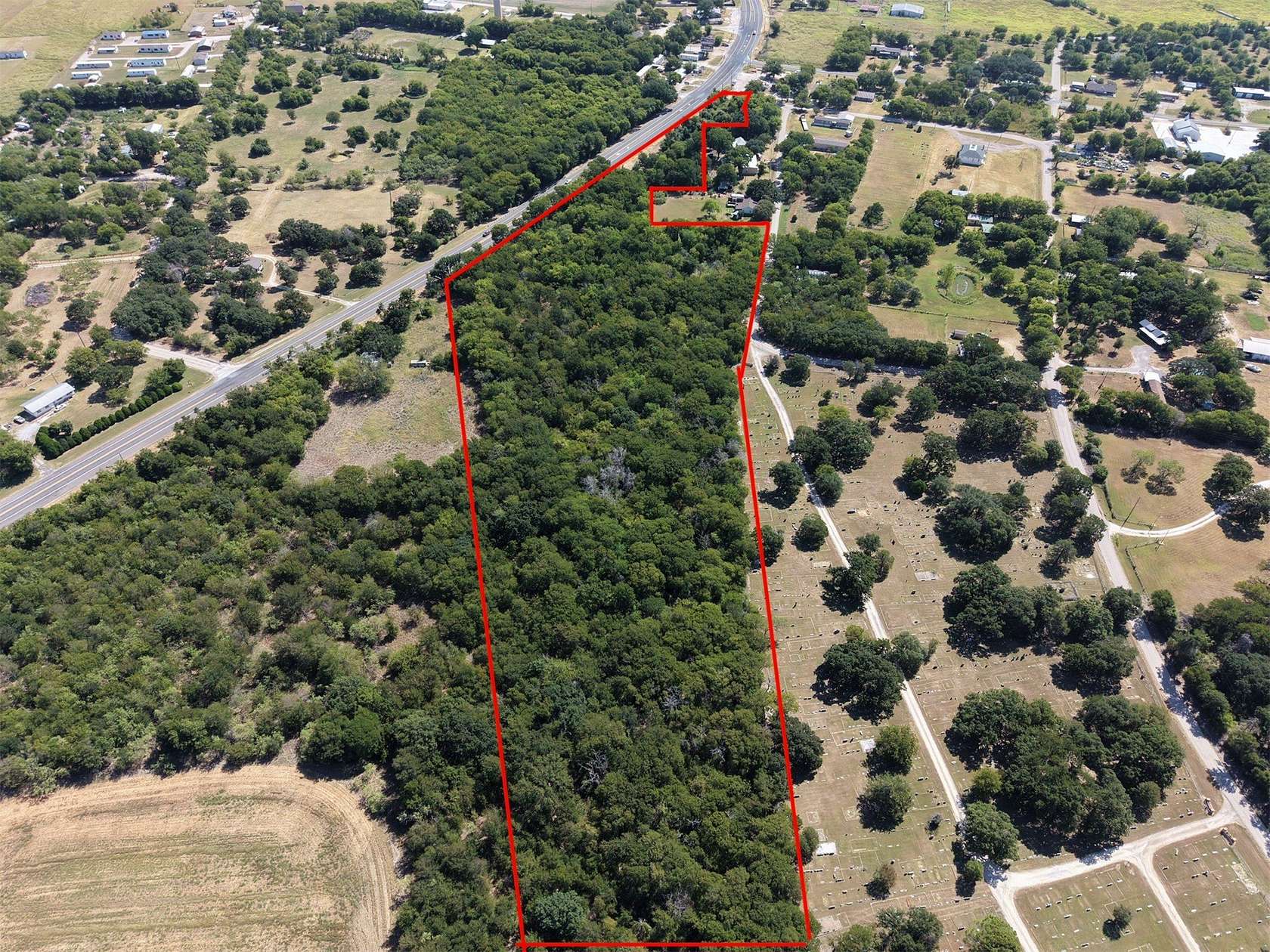 10.5 Acres of Mixed-Use Land for Sale in Hillsboro, Texas