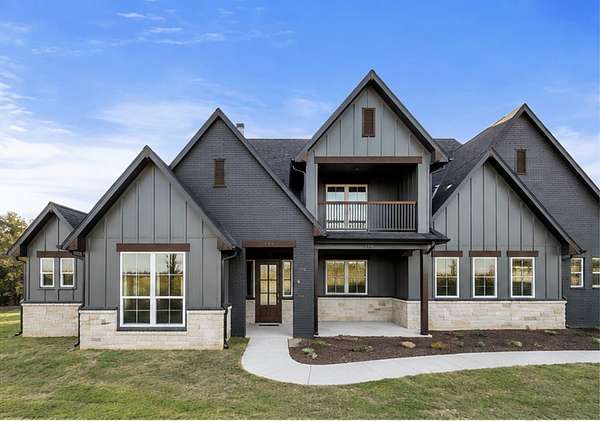 1.54 Acres of Land with Home for Sale in Corsicana, Texas
