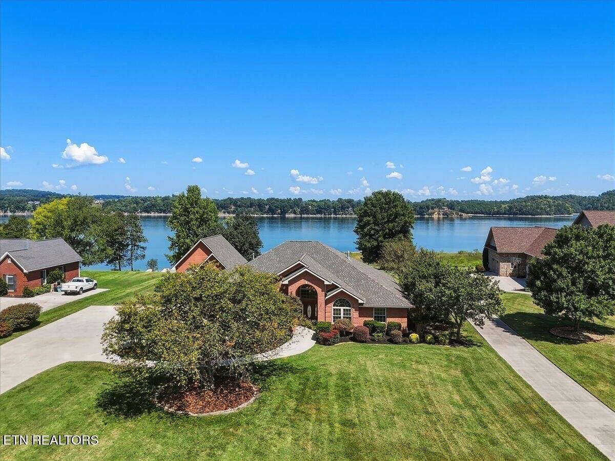 8 Acres of Land with Home for Sale in Dandridge, Tennessee