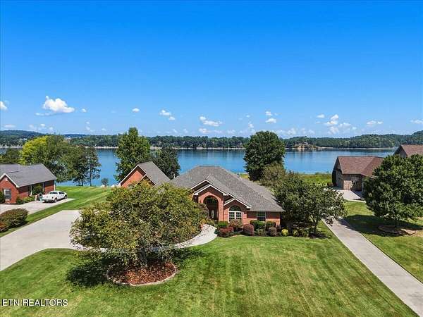 8 Acres of Land with Home for Sale in Dandridge, Tennessee