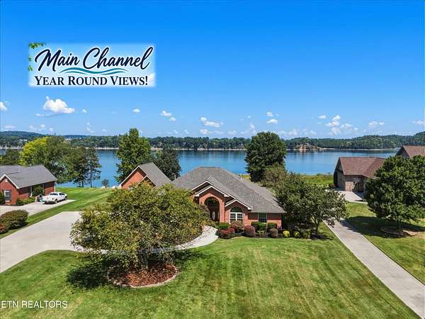 8 Acres of Land with Home for Sale in Dandridge, Tennessee