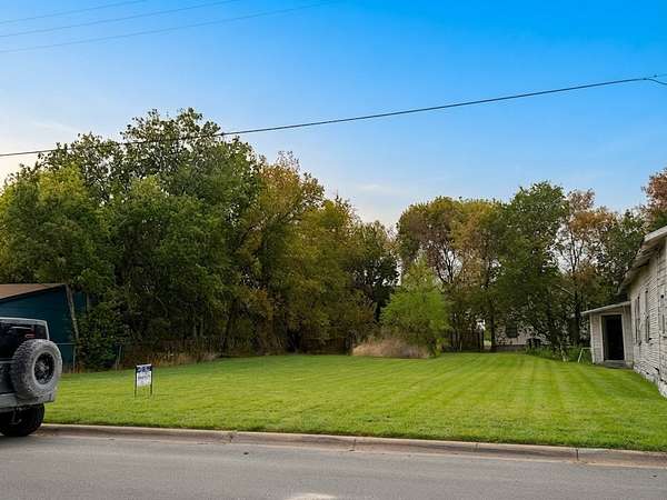 0.14 Acres of Residential Land for Sale in Corsicana, Texas