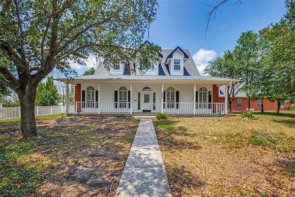 5 Acres of Land with Home for Sale in Boyd, Texas