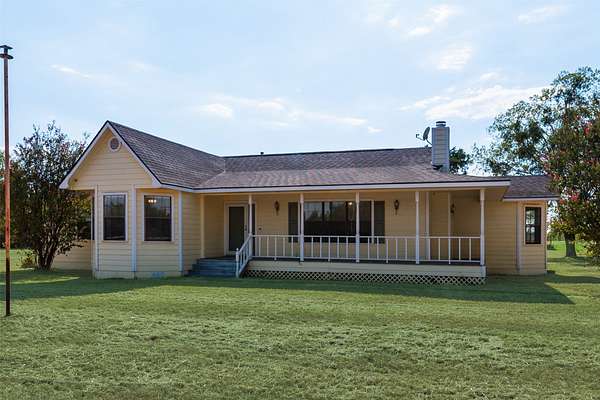 13.5 Acres of Land with Home for Sale in Kemp, Texas