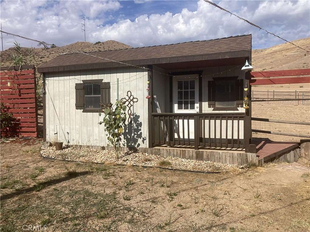10 Acres of Land with Home for Sale in Tehachapi, California
