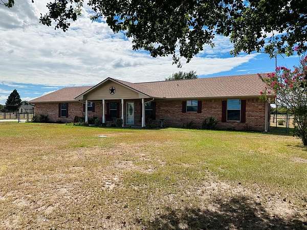 9.5 Acres of Land with Home for Sale in Eustace, Texas