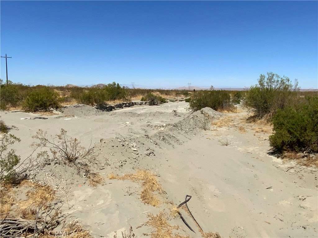 10 Acres of Land for Sale in Piñon Hills, California