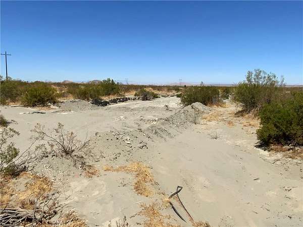 10 Acres of Land for Sale in Piñon Hills, California